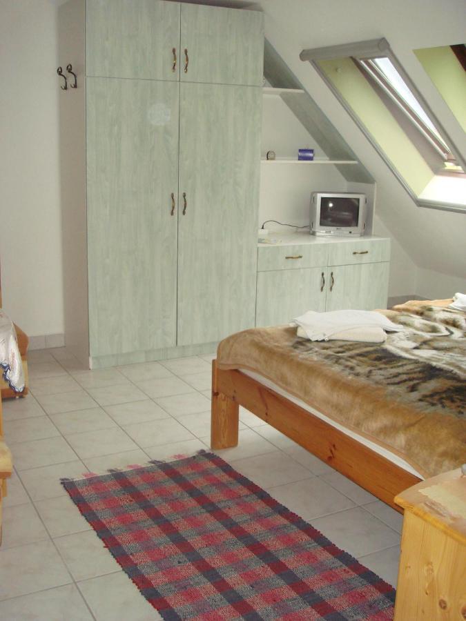Roza Hotel Es Apartmanhaz Esztergom Buitenkant foto