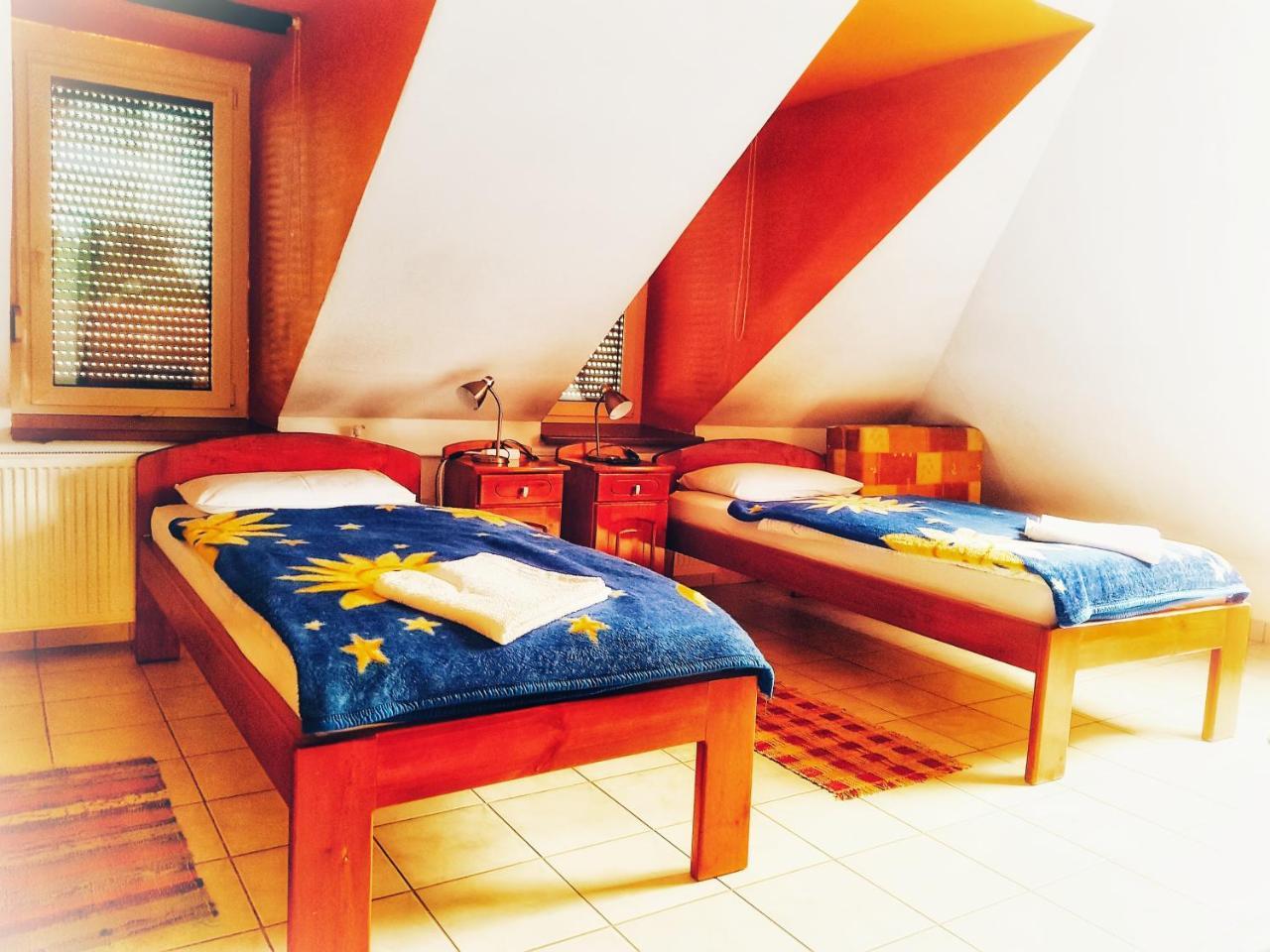 Roza Hotel Es Apartmanhaz Esztergom Buitenkant foto