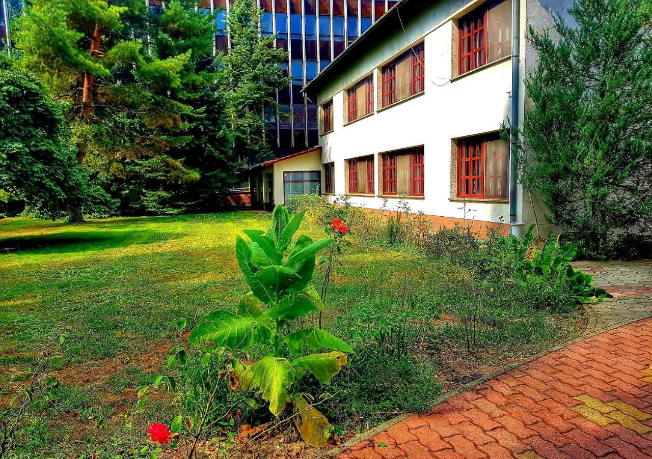 Roza Hotel Es Apartmanhaz Esztergom Buitenkant foto