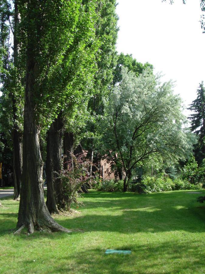 Roza Hotel Es Apartmanhaz Esztergom Buitenkant foto