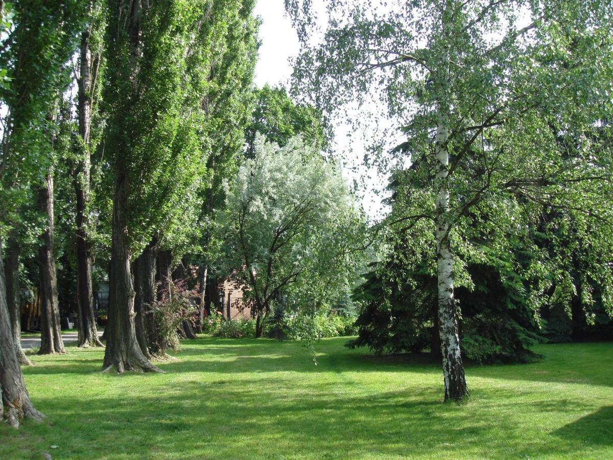 Roza Hotel Es Apartmanhaz Esztergom Buitenkant foto